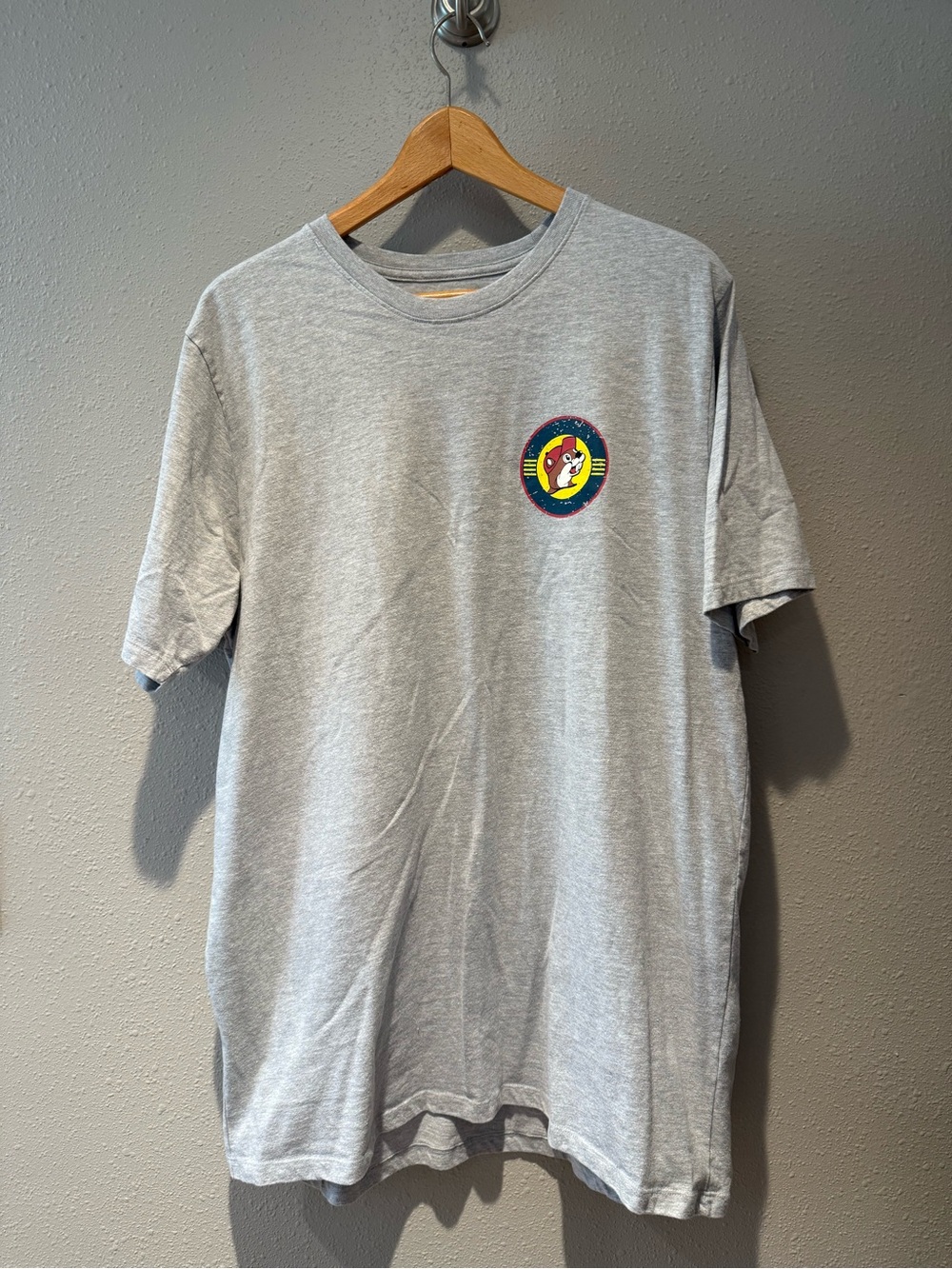 Buc-ees Heather Grey Graphic Logo Pocket T-Shirt Mens Unisex Size XL